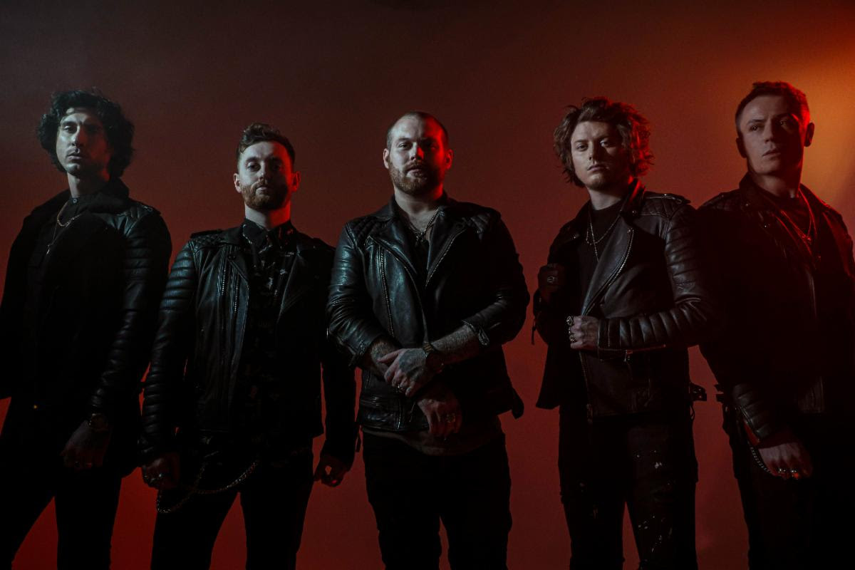 ASKING ALEXANDRIA Announce New Album 'Like A House On Fire'